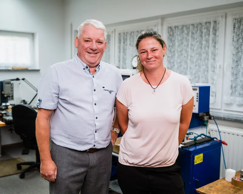 Die beiden Mitarbeiter von VOTEMA in der Werkstatt